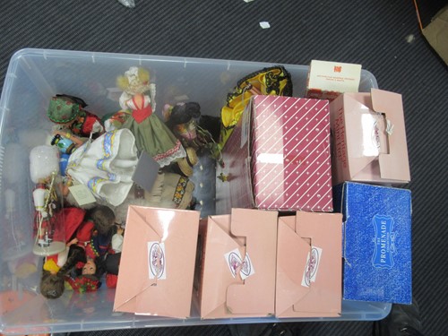 Lot 100 - Box of Dolls from The Heritage Mint Ltd boxed...