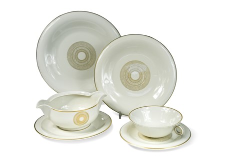 Lot 43 - Jean Luce (1895-1964), a porcelain dinner service