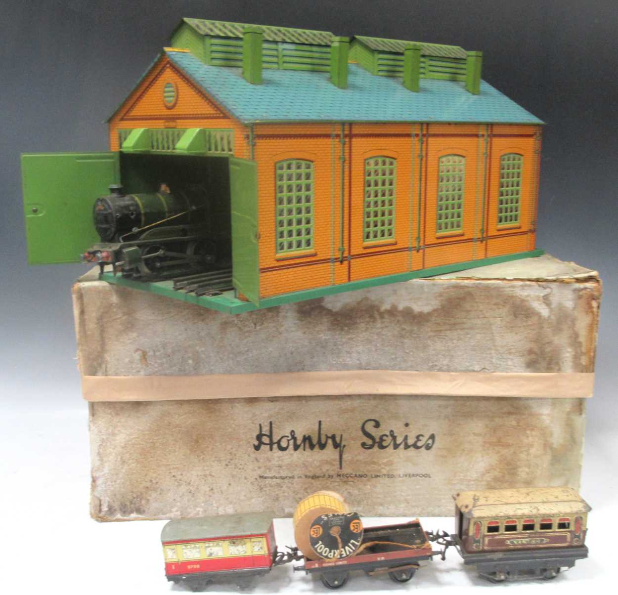 Lot 261 - Hornby No E2E Engine Shed for O Gauge, boxed;...