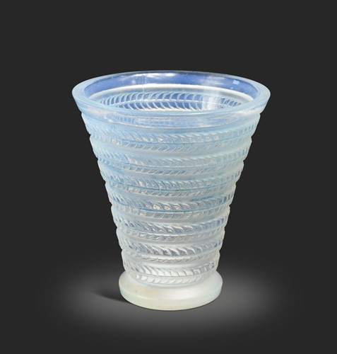 Lot 7 - Cytise, an R. Lalique vase, pattern no.1095