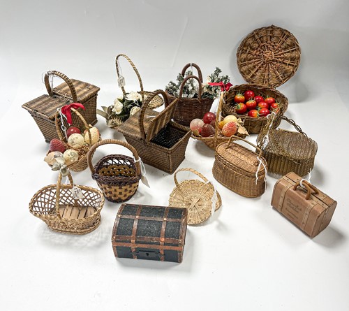 Lot 18 - A group of small dolls' baskets and food