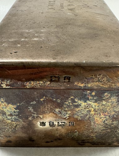 Lot 317 - An Edward VII silver table cigarette or cigar box