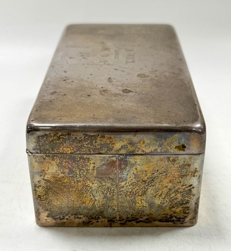 Lot 317 - An Edward VII silver table cigarette or cigar box