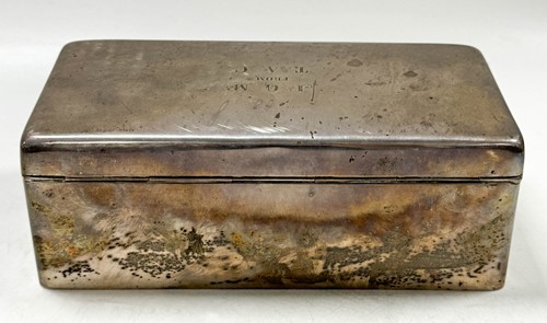 Lot 317 - An Edward VII silver table cigarette or cigar box