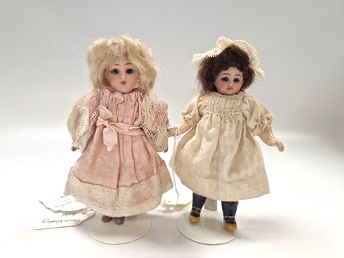 Lot 38 - A pair of Simon & Halbig mignonette dolls