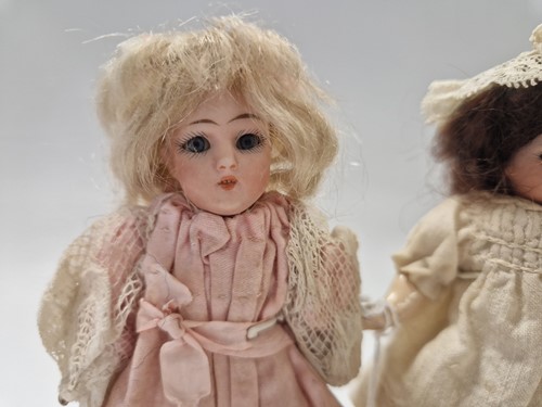 Lot 38 - A pair of Simon & Halbig mignonette dolls