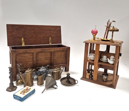 Lot 17 - A selection of dolls' house chattels