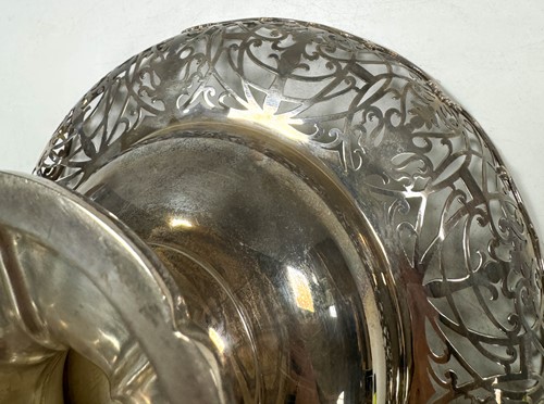Lot 333 - A George V silver fruit bowl