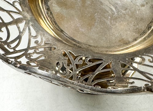 Lot 333 - A George V silver fruit bowl