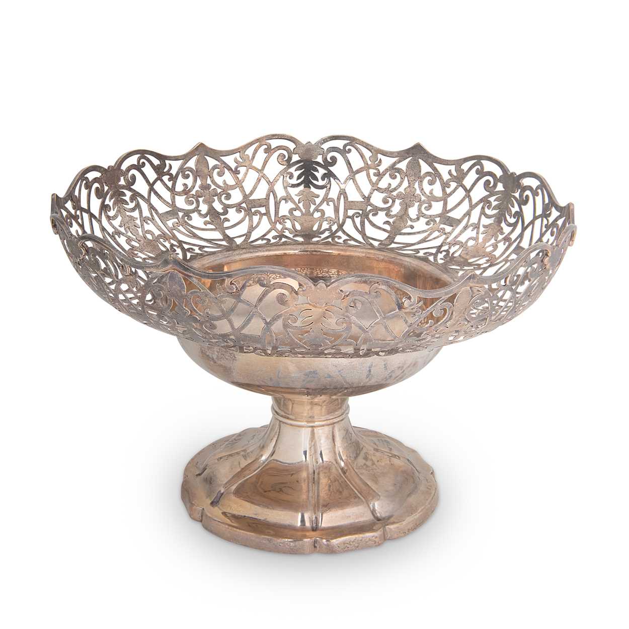 Lot 333 - A George V silver fruit bowl