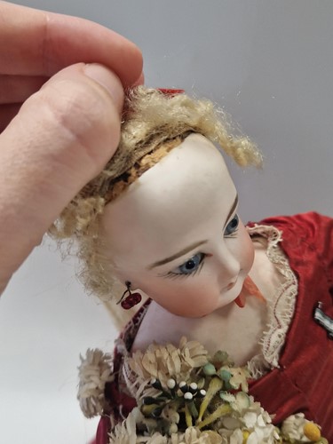 Lot 60 - A Francois Gaultier bisque shoulder head fashion doll, circa 1880