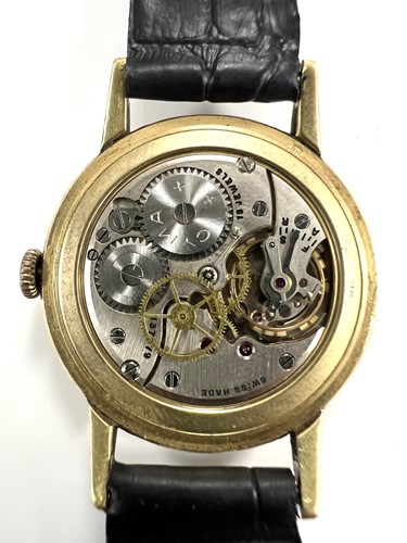 Lot 204 - Cyma - A Swiss 18ct gold wristwatch