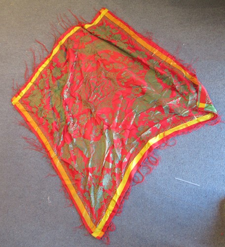 Lot 265 - Quantity of good quality fabric remnants to...