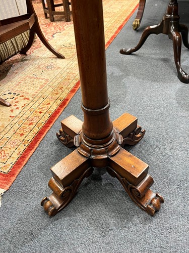 Lot 377 - A William IV mahogany adjustable music stand