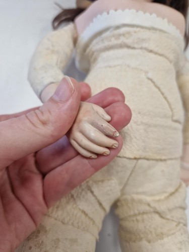 Lot 94 - A Bru Teteur, or Nursing Bru, bisque shoulder head doll, late 19th century