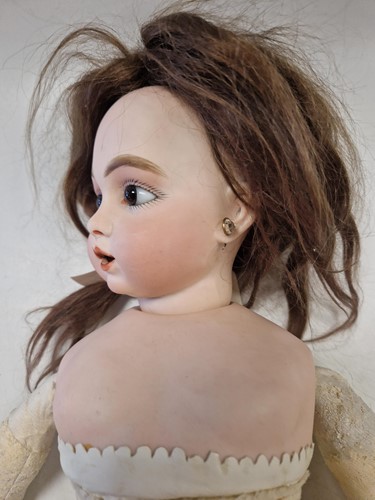Lot 94 - A Bru Teteur, or Nursing Bru, bisque shoulder head doll, late 19th century