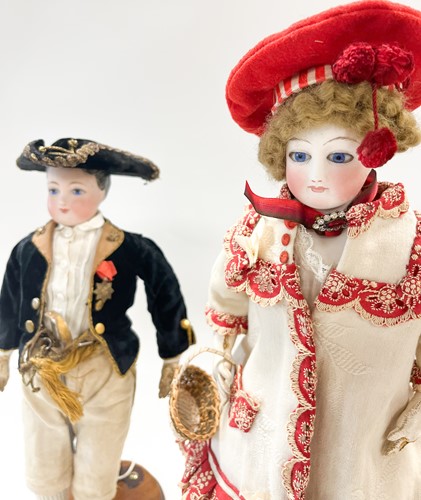Lot 51 - A French bisque shoulder head fashion doll in the manner of Blampoix