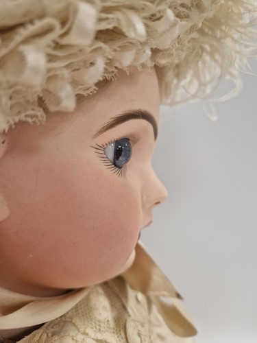 Lot 92 - A Tete Jumeau bisque head doll, size 12