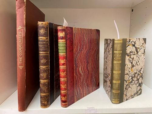 Lot 317 - Illustrated works.