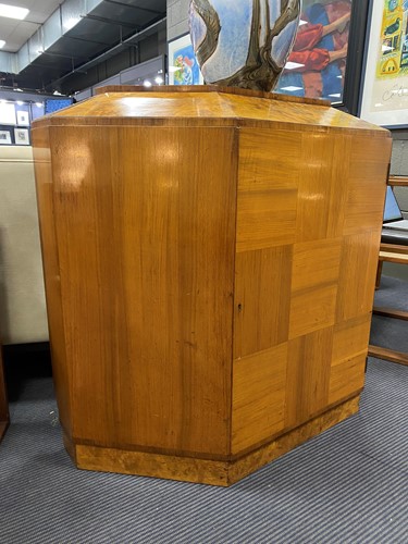 Lot 651 - An Art Deco walnut and burr walnut side cabinet