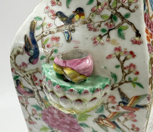 Lot 9 - A pair of Chinese Canton vases and covers, Qing Dynasty, mid-19th century