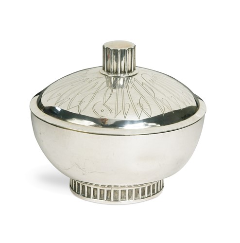 Lot 211 - A silver bowl or wafer and cover, probably by John Leslie Miller Auld, London 1937
