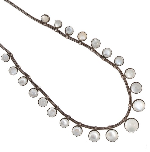 Lot 6 - An early 20th century moonstone necklace