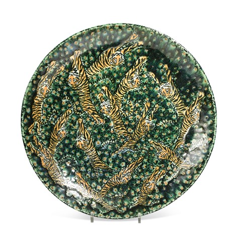 Lot 80 - Josse Davis (b. 1959), a large studio pottery charger