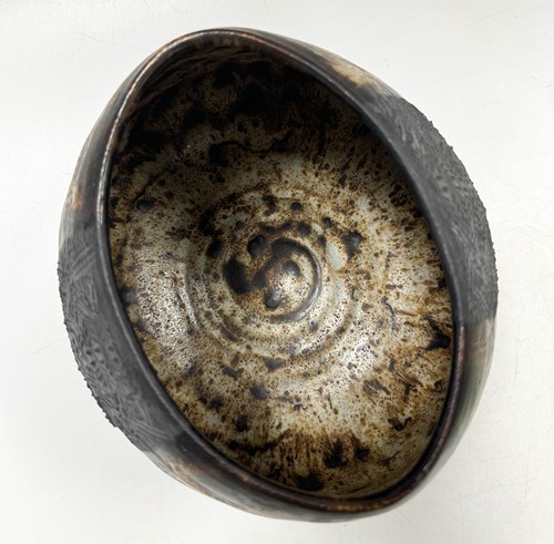 Lot 61 - Louis Hanssen (1934-1968), a stoneware bowl