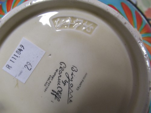 Lot 7 - A small collection of Clarice Cliff and other...
