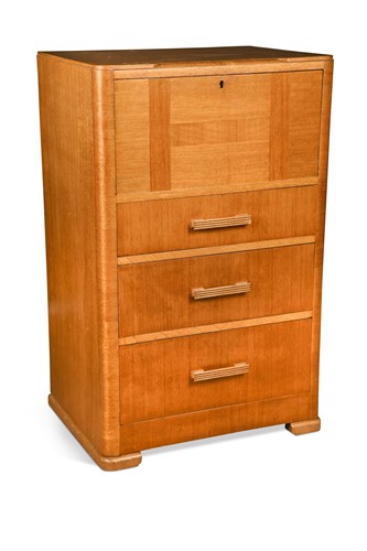 Lot 292 - An Art Deco pale oak bachelor's chest