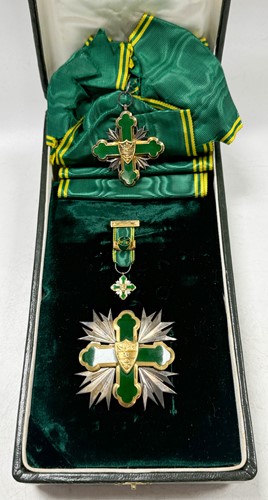 Lot 605 - Colombia, Order of San Carlos, Grand Cross Set, 1st Class, instituted in 1954