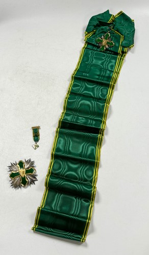 Lot 605 - Colombia, Order of San Carlos, Grand Cross Set, 1st Class, instituted in 1954