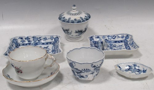 Lot 5 - 19th century and later blue and white Meissen...