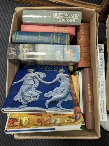 Lot 492 - Books - antiques references, history, etc., in...