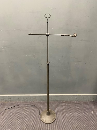 Lot 329 - A modern standard lamp 143cm high