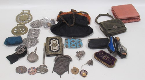 Lot 150 - Nurses belt buckle, small purses, cased scent...