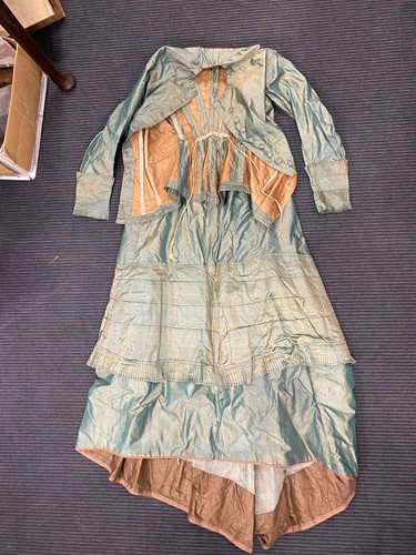 Lot 75 - Antique clothes to include Victorian ladies'...