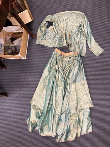 Lot 75 - Antique clothes to include Victorian ladies'...