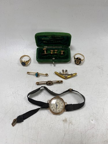 Lot 187 - Two brooches stamped '9CT', together with a...