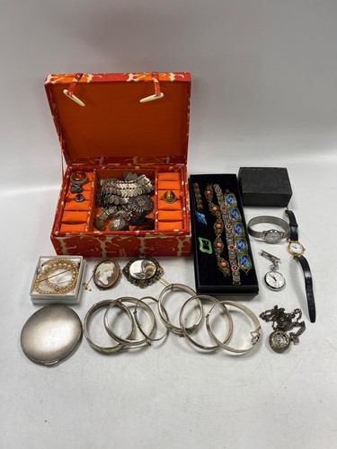 Lot 180 - A large collection of silver and costume...