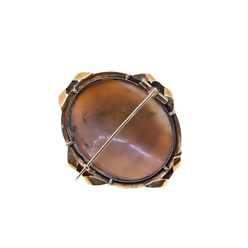Lot 10 - A cameo brooch