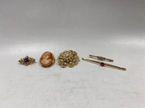Lot 194 - A tourmaline brooch tested as 9ct gold, a...