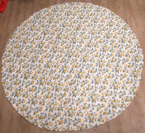 Lot 74 - A Colefax & Fowler chintz lined and interlined...