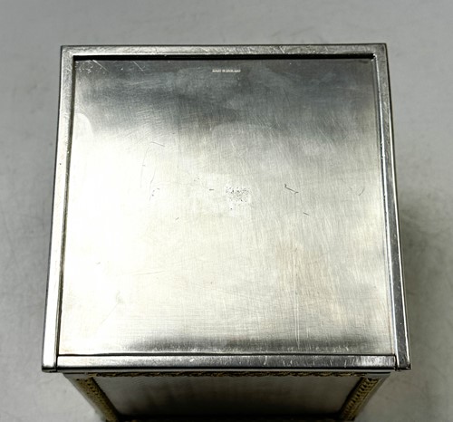 Lot 346 - An Elizabeth II silver tissue box cover