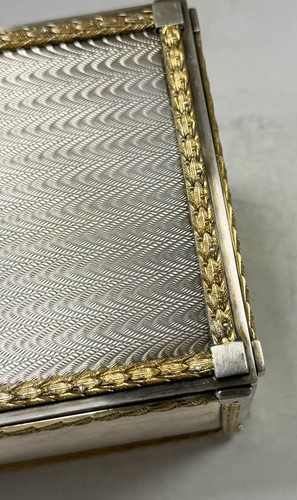 Lot 346 - An Elizabeth II silver tissue box cover
