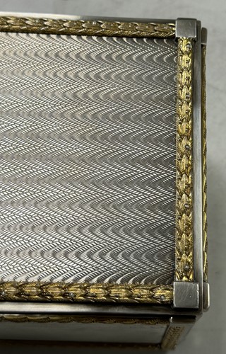Lot 346 - An Elizabeth II silver tissue box cover