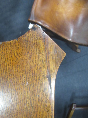 Lot 621 - A revolving oak book stand, early 20th century