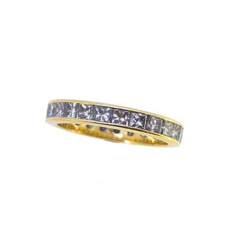 Lot 2 - A diamond set full eternity style ring