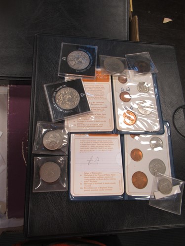 Lot 213 - A collection of GB coins, with some Victorian,...